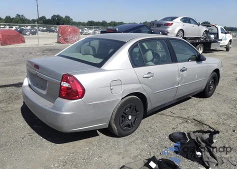 2008 Chevrolet Malibu Classic Ls из США, поврежденный, VIN 1G1ZS58F18F113304